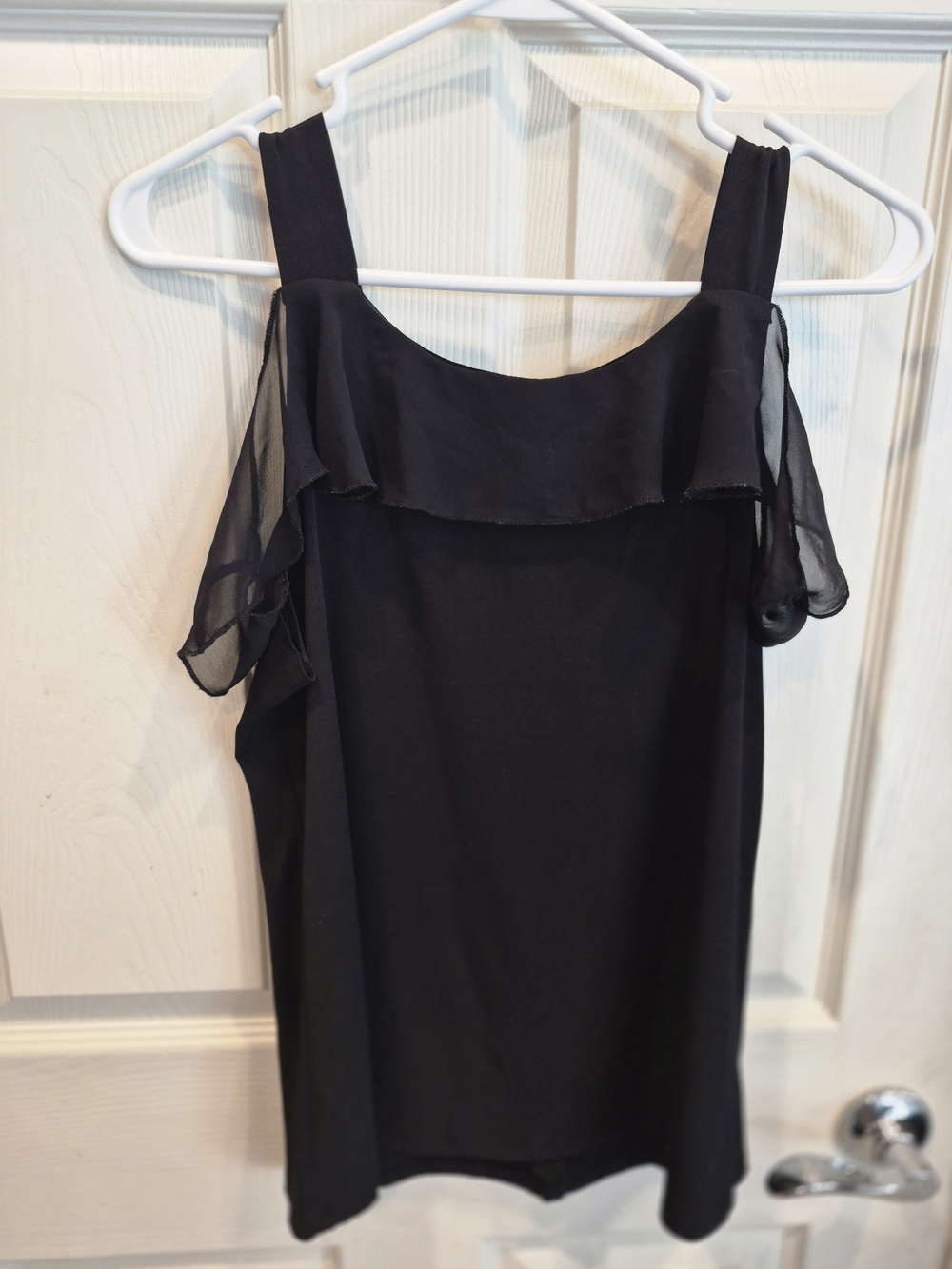 5/25 Black Ruffle-Front Women's Top - Picture 3 of 4